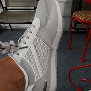 Meet your Posher, Tonya